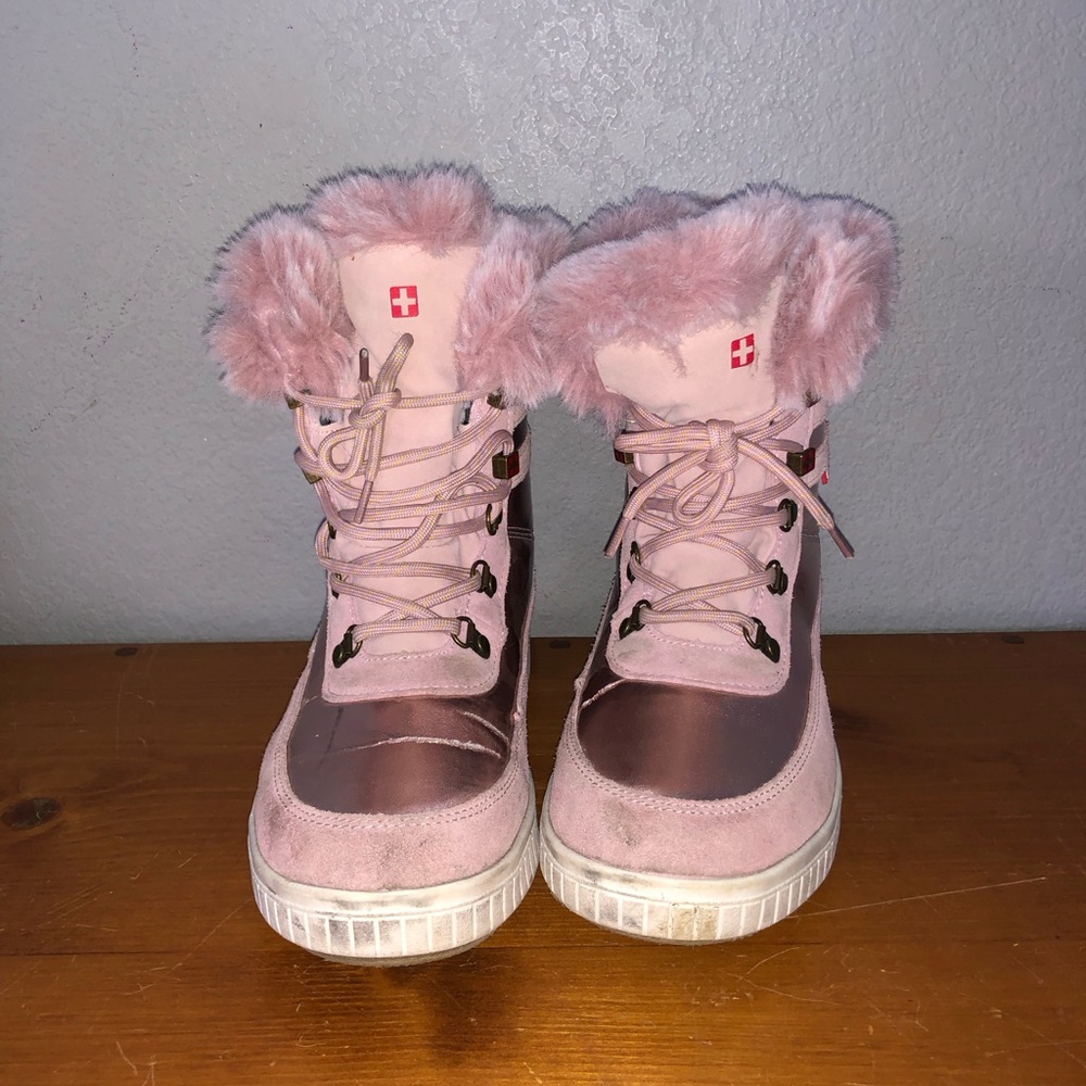 Girls Swiss Tech waterproof Genuine Suede winter boots - size 3